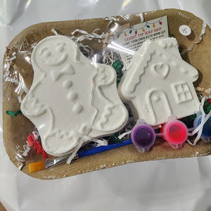 Paint Your Own Bath Bomb Kit - House/Gingerbread